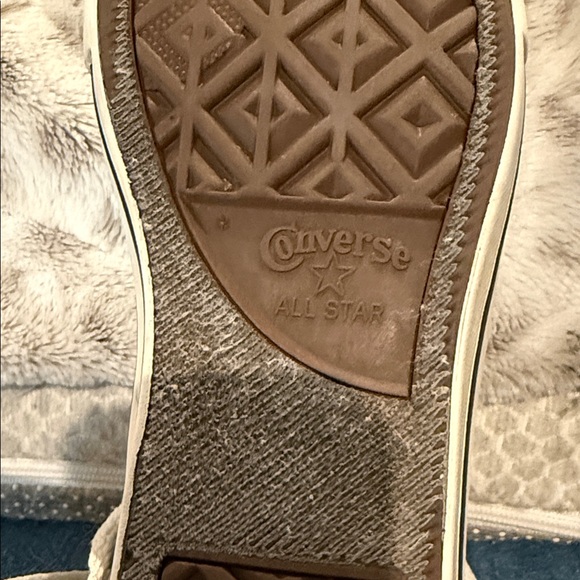 Converse Youth High-Tops with Rainbow and Cloud Design - Picture 7 of 10